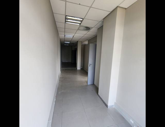 138M² OFFICE TO LET IN UMHLANGA RIDGE